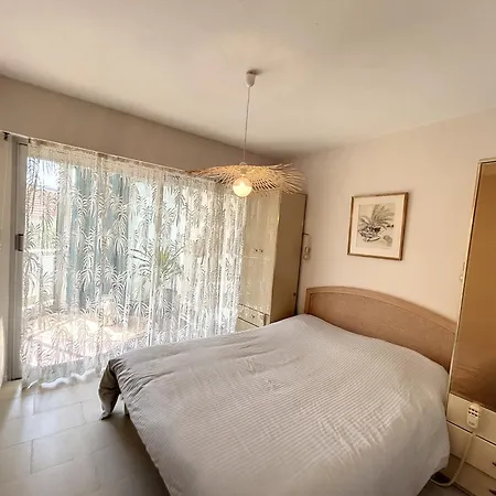 A 2 Pas Des Plages Du Midi, 261l Deper كان